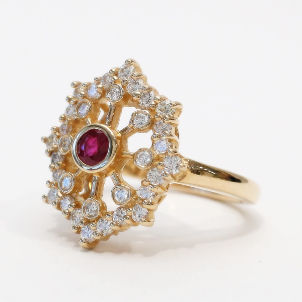 Inel cu Diamante Și Rubine din Aur Galben 14k