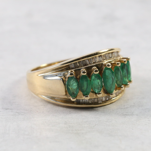 Inel Cu Diamante & Smarald din Aur Galben 14k