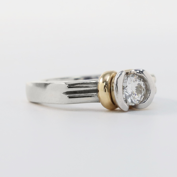 Inel cu Diamant Solitar din Aur Alb Și Galben 14k
