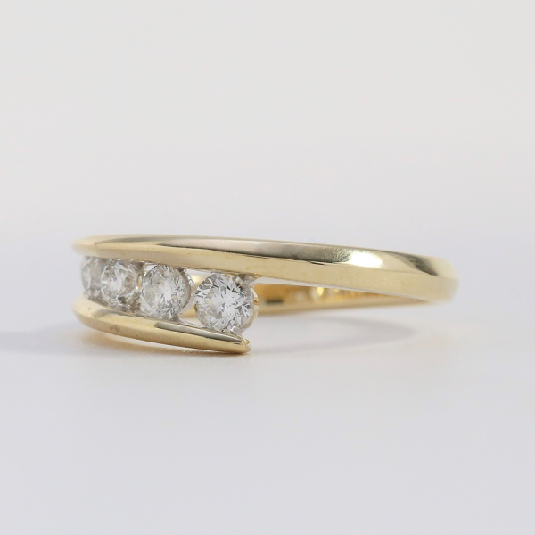 Inel Bypass cu Diamante din Aur Galben 14k