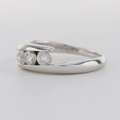 Inel cu Multiple Diamante Bypass din Aur Alb 14k