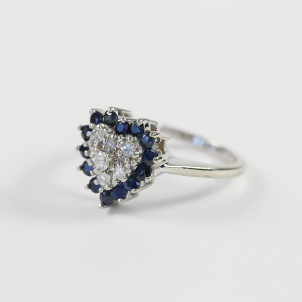 Inel cu Diamante & Inima de Safir din Aur Alb 14k