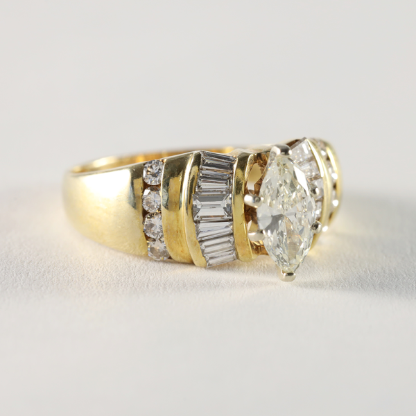 Inel Logodnă Cu Diamante din Aur Galben 14k