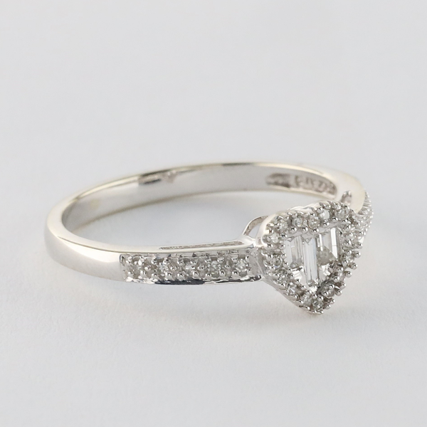 Inel Inimă Cu Diamante din Aur Alb 14k