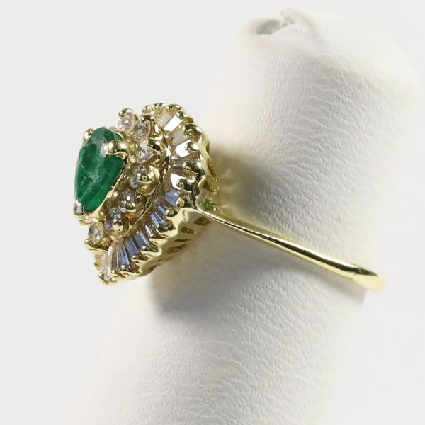 Inel Cu Smarald și Diamante din Aur Galben 18k