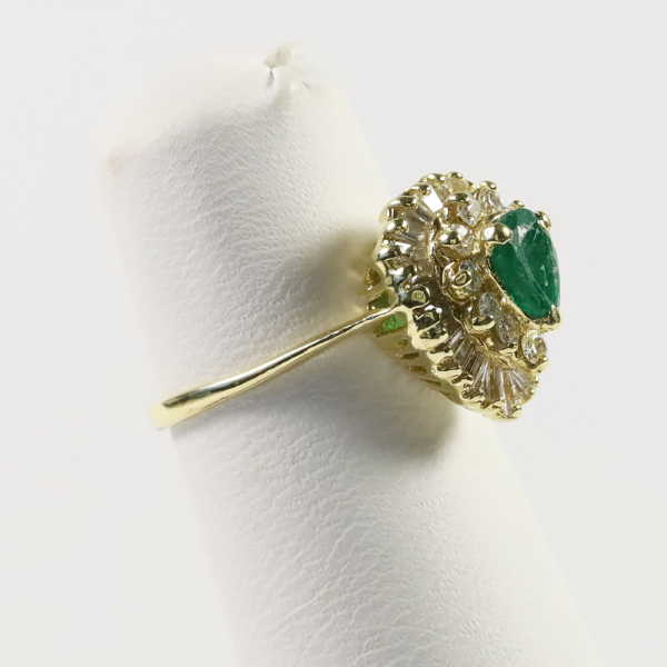 Inel Cu Smarald și Diamante din Aur Galben 18k