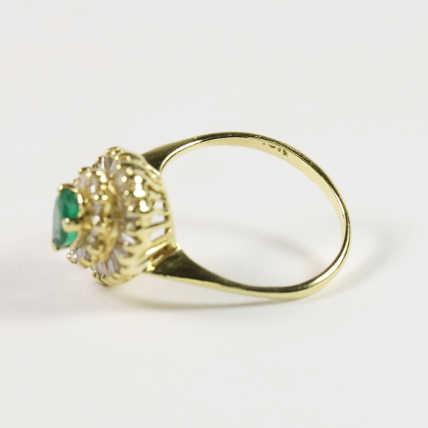 Inel Cu Smarald și Diamante din Aur Galben 18k