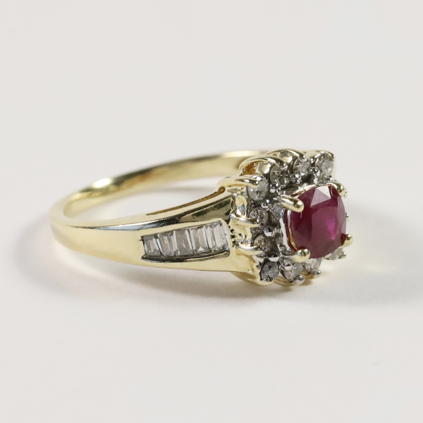 Inel Cu Rubin și Diamante din Aur Galben 14k