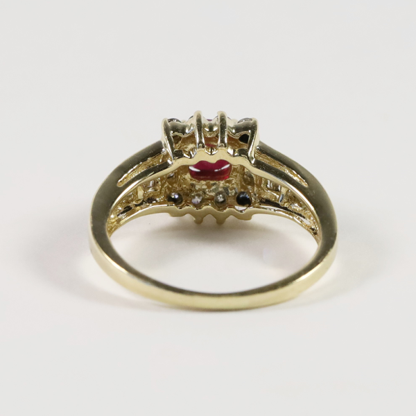 Inel Cu Rubin și Diamante din Aur Galben 14k