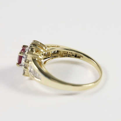 Inel Cu Rubin și Diamante din Aur Galben 14k
