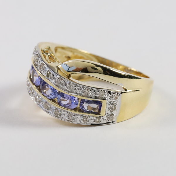 Inel cu Tanzanit & Diamante din Aur Galben 14k.