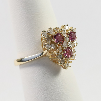 Inel Cu Rubin și Diamante din Aur Galben 14k