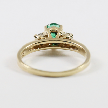 Inel Cu Diamante și Smarald din Aur Galben 14k