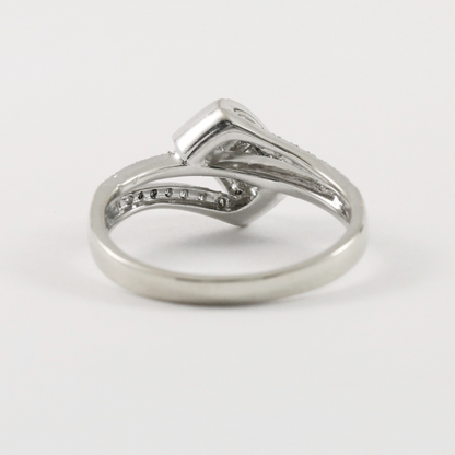Inel Crossover Cu Diamante din Aur Alb 14k