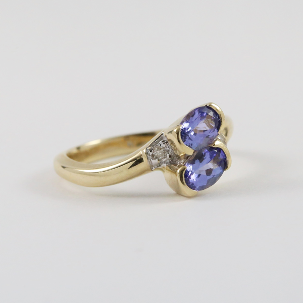 Inel cu Tanzanit & Diamante din Aur Galben 14k