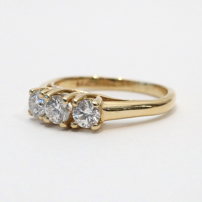 Inel Cu Trei Diamante din Aur Galben 14k