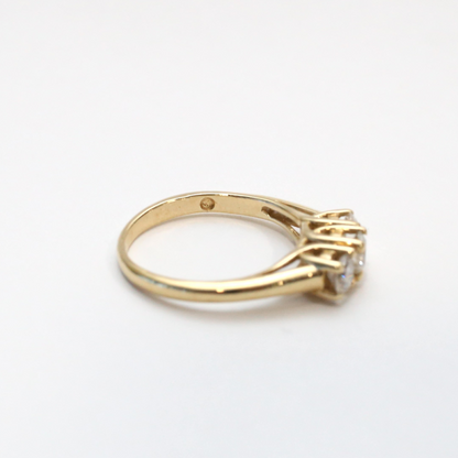 Inel Cu Trei Diamante din Aur Galben 14k