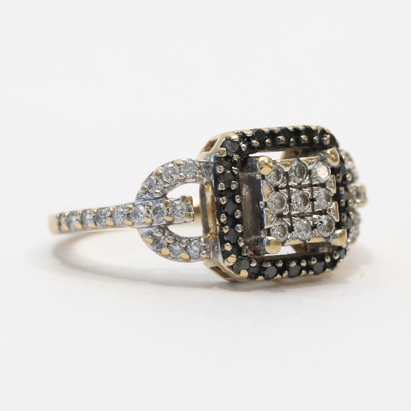 Inel cu Diamante Alb Și Negru din Aur Galben 14k