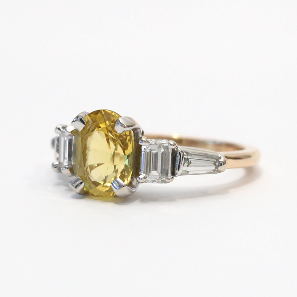 Inel cu Topaz Galben Și Diamante din Aur Galben Și Alb 14k