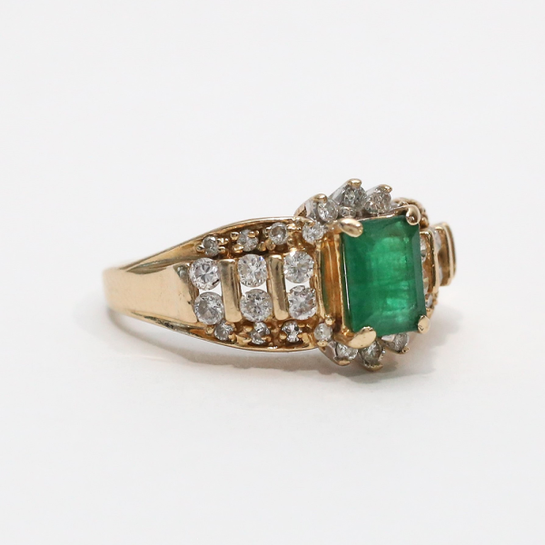 Inel cu Smarald Și Diamante din Aur Galben 14k