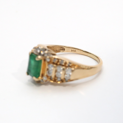 Inel cu Smarald Și Diamante din Aur Galben 14k