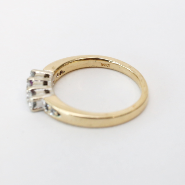 Inel cu Diamante din Aur Galben 14k