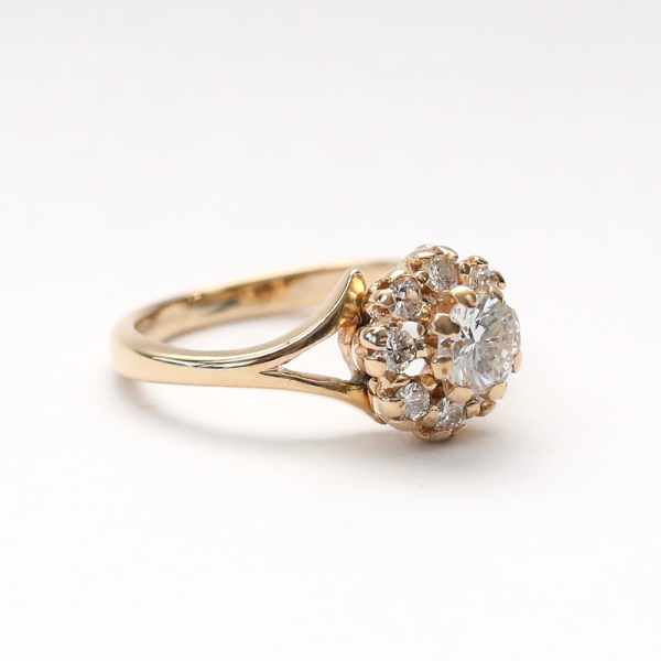 Inel cu Diamante Halo din Aur Galben 14k