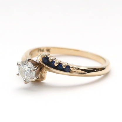 Inel cu Diamante Și Safir din Aur Galben 14k