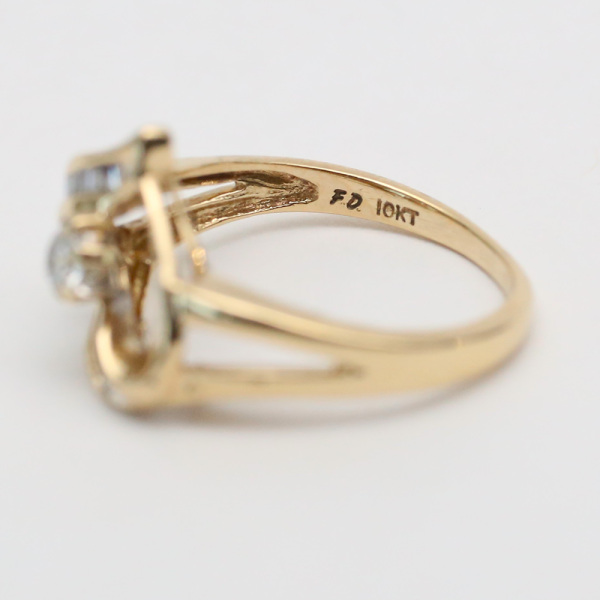 Inel Inimă cu Diamante din Aur Galben 10k