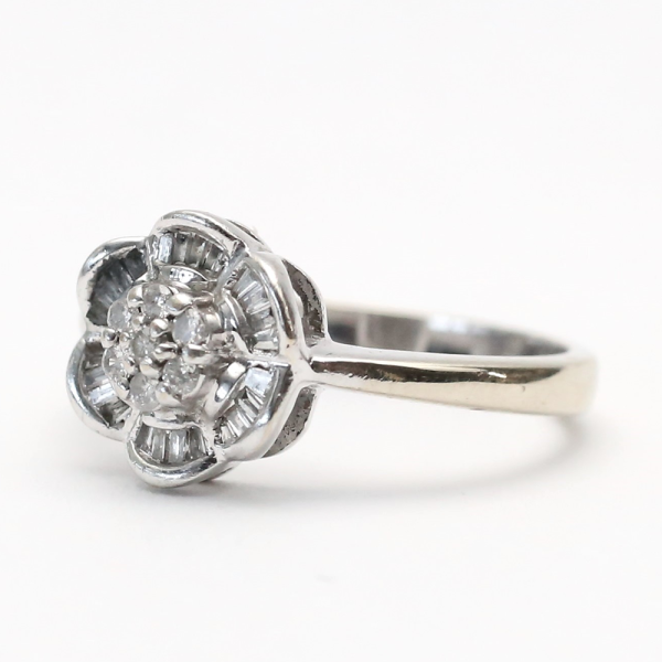 Inel Floral cu Diamante din Aur Alb 10k