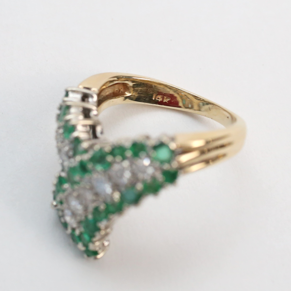 Inel cu Diamante Și Smarald din Aur Galben 14k