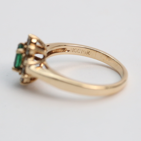 Inel cu Diamante Și Smarald din Aur Galben 14k