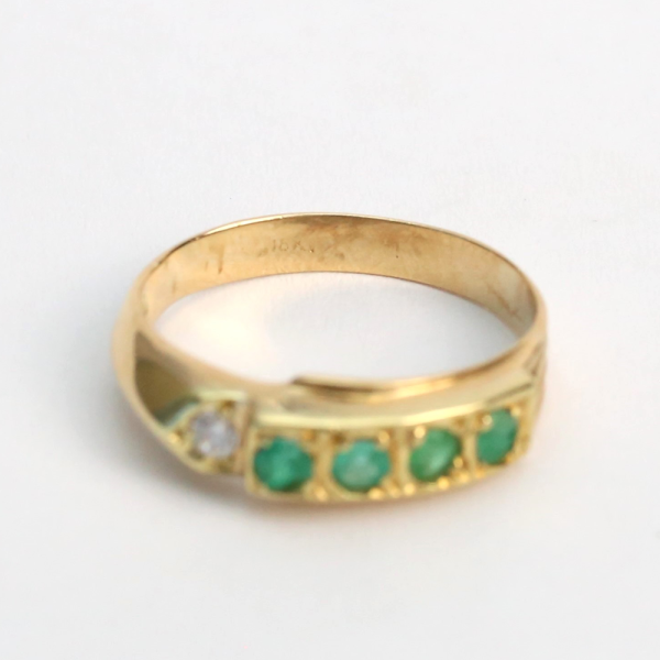 Inel cu Smarald Și Diamante din Aur Galben 18k