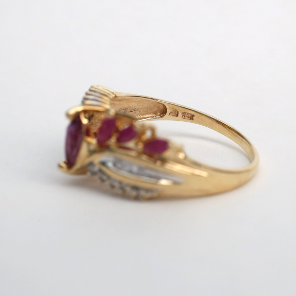 Inel cu Rubine Și Diamante din Aur Galben 10k