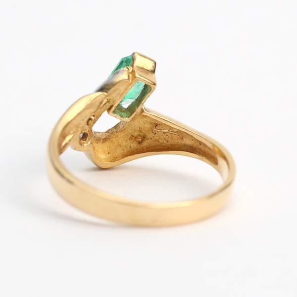 Inel cu Smarald Și Diamante din Aur Galben 18k