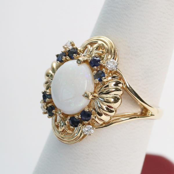 Inel cu Opal, Safire Și Diamante din Aur Galben 14k