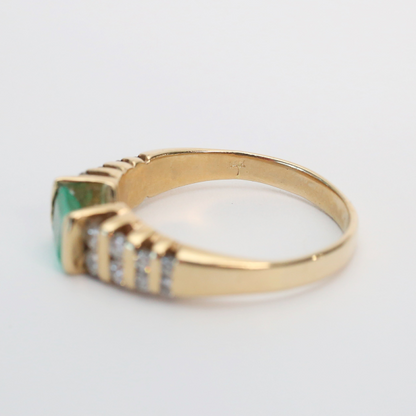 Inel cu Smarald Si Diamante din Aur Galben 14k
