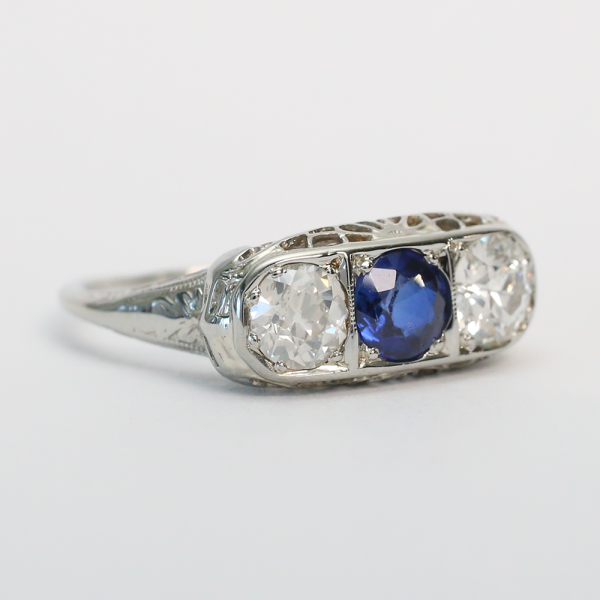 Inel cu Safire Și Diamante din Aur Alb 14k