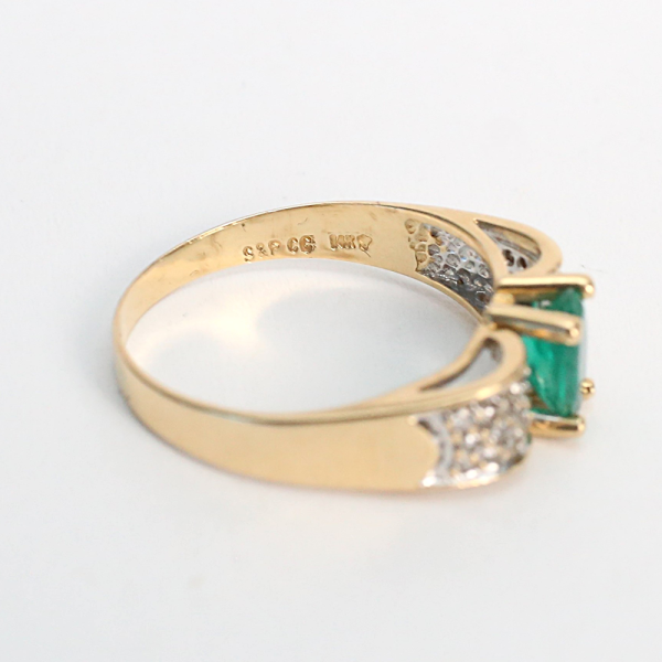 Inel cu Smarald Și Diamante din Aur Galben 14k