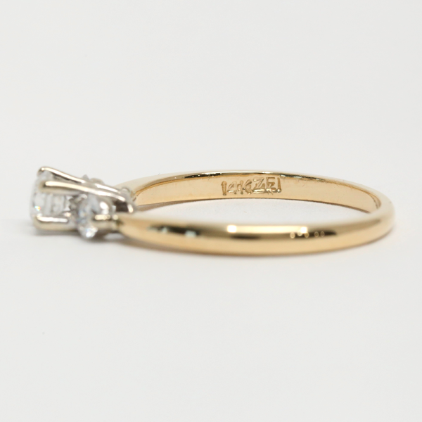 Inel cu Trei Diamante din Aur Galben 14k