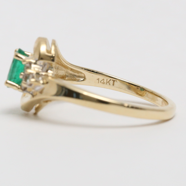 Inel cu Smarald & Diamante din Aur Galben 14k