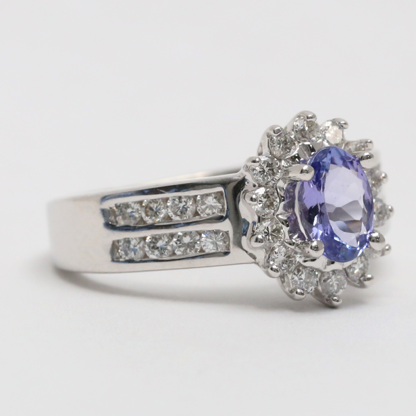 Inel cu Tanzanita & Diamante din Aur Alb 14k